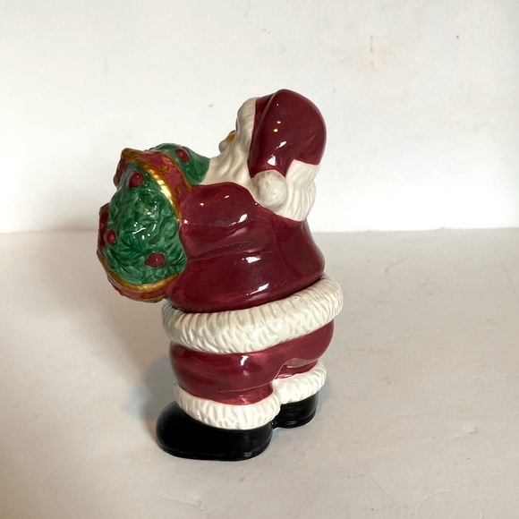 Fitz & Floyd Vintage Salt Bottom & Pepper Top Santa Holding Wreath 5" x 3.5" - Picture 7 of 16